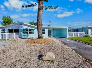 422 62nd St, Bradenton Beach, FL 34217
