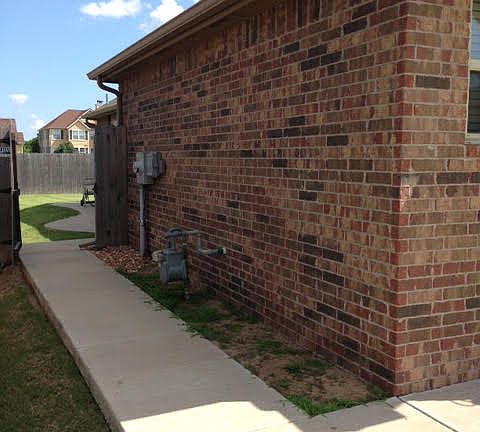SIDEWALK TO BACK PATIO 