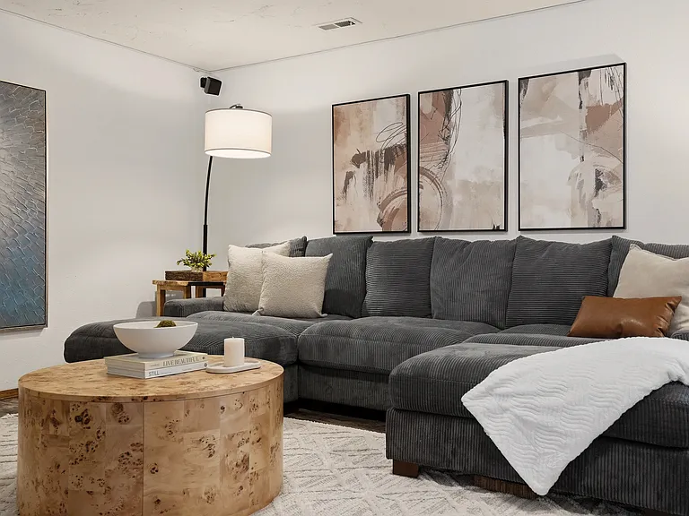 W Cora Ct — Photo 34