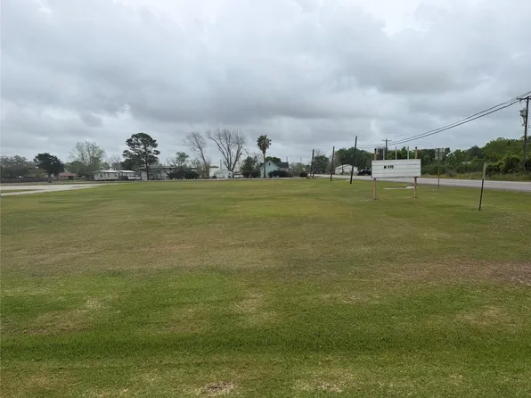 1114 3rd St, Midfield, TX 77458