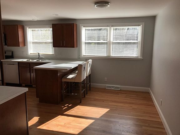3rd image of 133 Gorland Ave