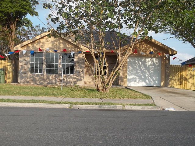 1st image of 1113 Sabinas St