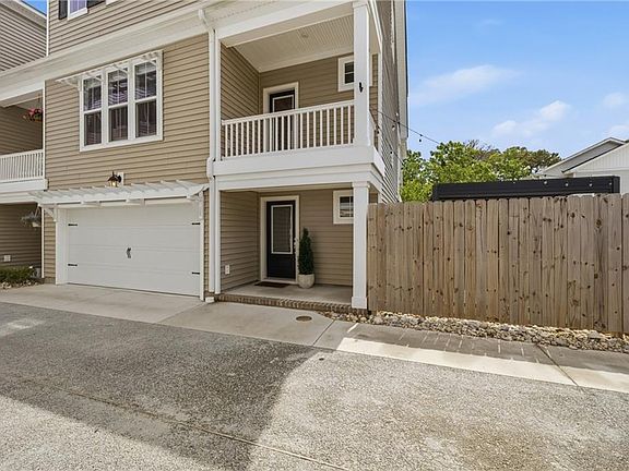 3rd image of 4511 Lee Ave
