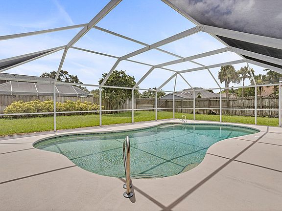 3rd image of 3807 Sunbeam Ct