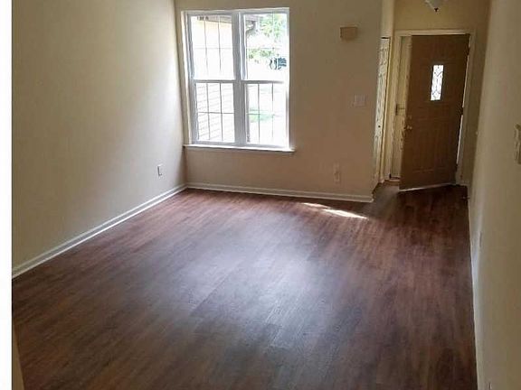 2nd image of 125 Parkview Way
