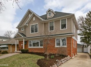 683 S Hillside Ave, Elmhurst, IL 60126