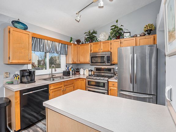 5th image of 4760 Meadow Lake Dr SE
