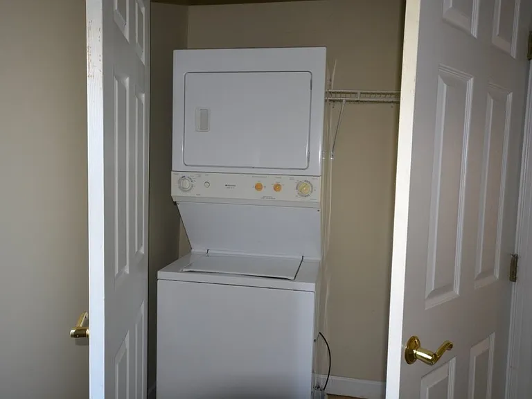542 E Anderson St #A — Photo 3