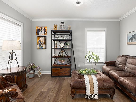 3rd image of 11364 Sumner Way