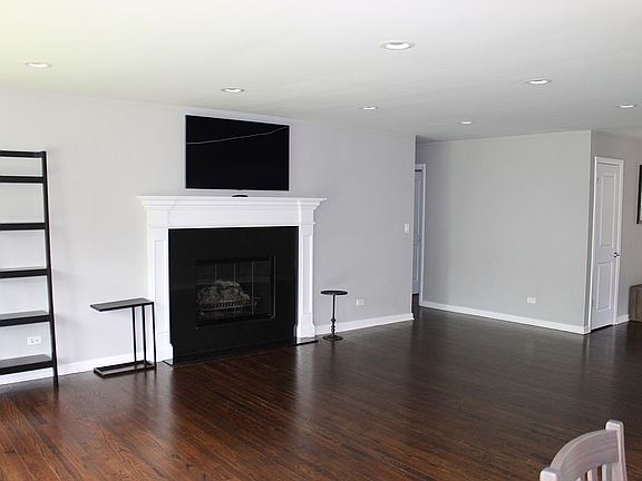 5th image of 4126 Greenwood St