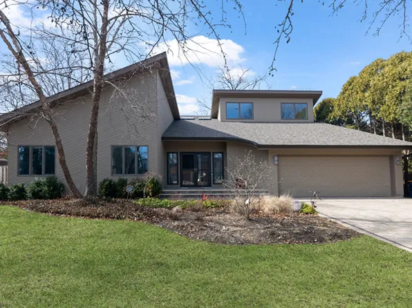 3150 Warbler Pl, Highland Park, IL 60035