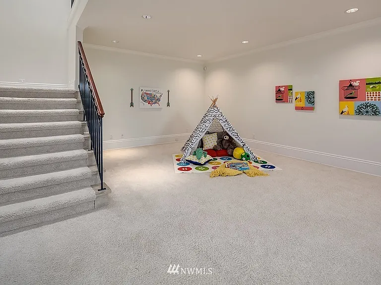 16458 SE 44th Pl — Photo 22