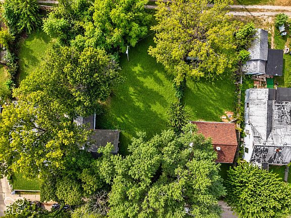 3rd image of 3438 Kinnear Ave