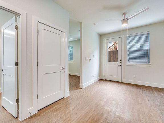 4th image of 5317 Reiger Ave #103