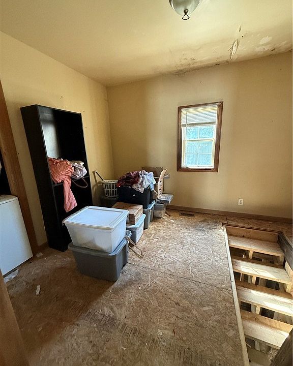 2nd image of 818 S Market St