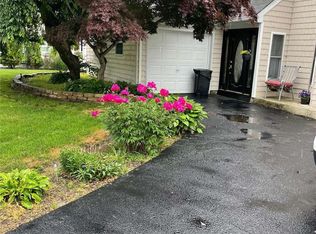 96 Stuyvesant Dr, Port Jefferson Station, NY 11776