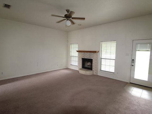2nd image of 907 Ballard Dr
