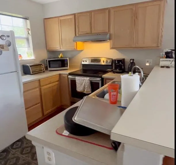 1931 Giltshire Dr — Photo 11