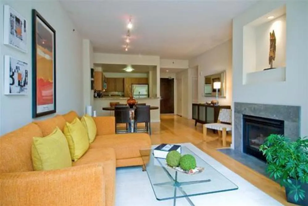 1 bed, 860 sqft, $5,495 — Photo 3