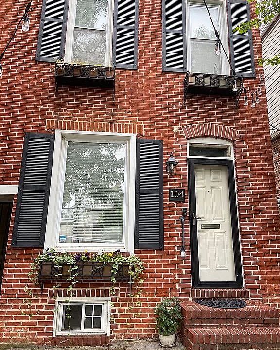 2nd image of 104 S Chester St