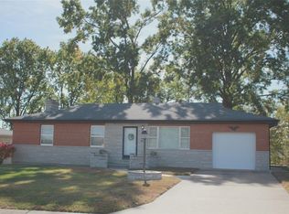 330 Bridgeview Ln, Saint Louis, MO
