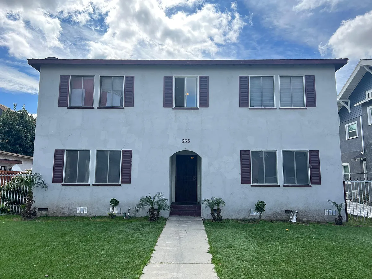 Building Photo - 558 W 3rd St #101