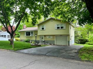 154 Wayne Ln, Meriden, CT 06450