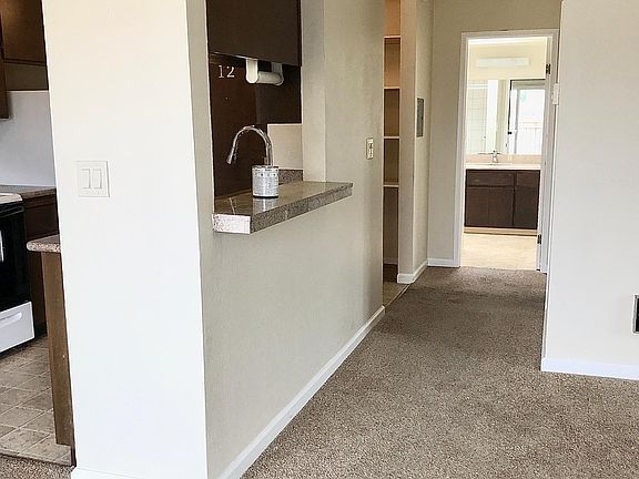 4th image of 190 Eastmoor Ave #12