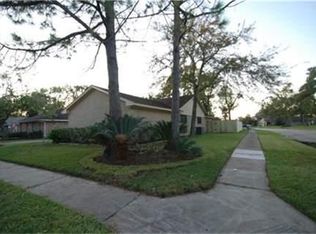 13702 Oakmead Dr, Sugar Land, TX 77498