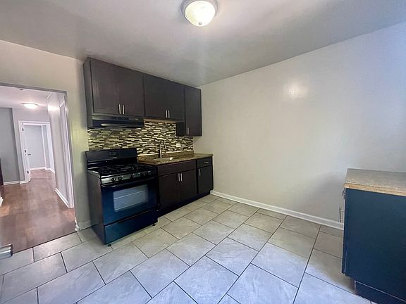 5th image of 7514 S Parnell Ave