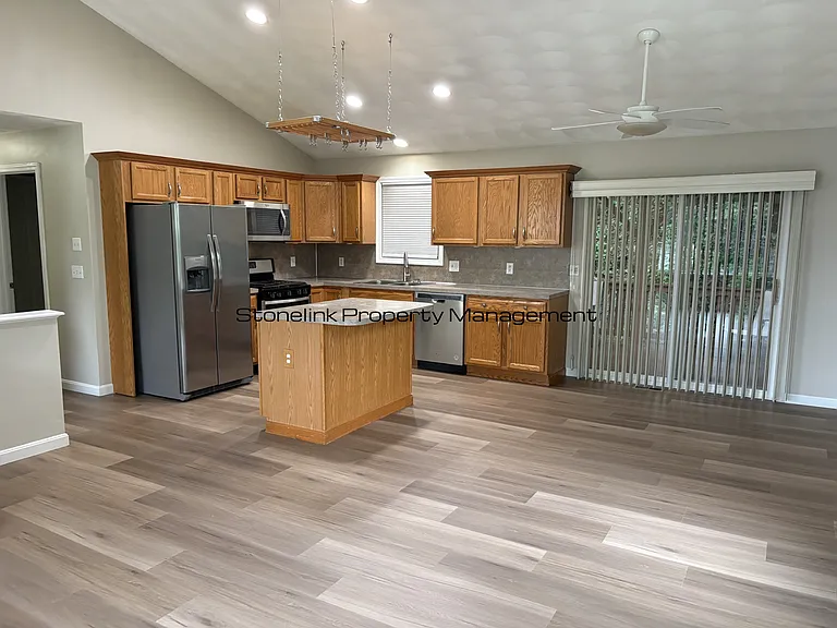 32 Horace St — Photo 1