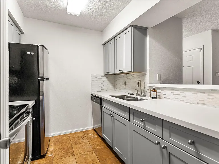 12550 Whittington Dr #704 — Photo 8