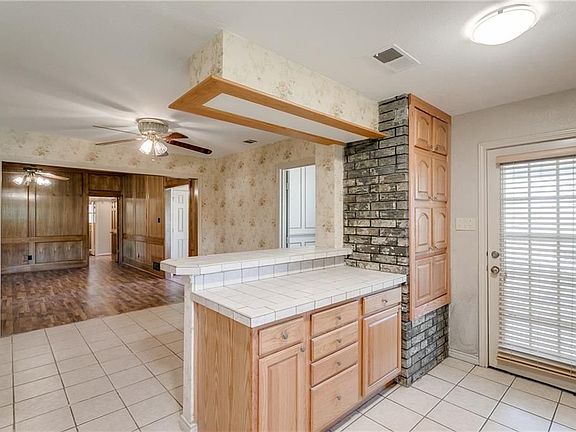 5th image of 837 Parkhaven Dr