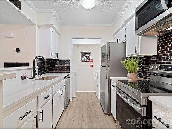 2nd image of 11123 Harrowfield Rd