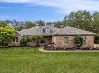 129 Meadow Wood Ln, Washington, PA 15301