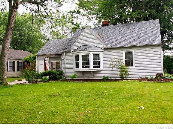 2nd image of 371 Woodstock Ave