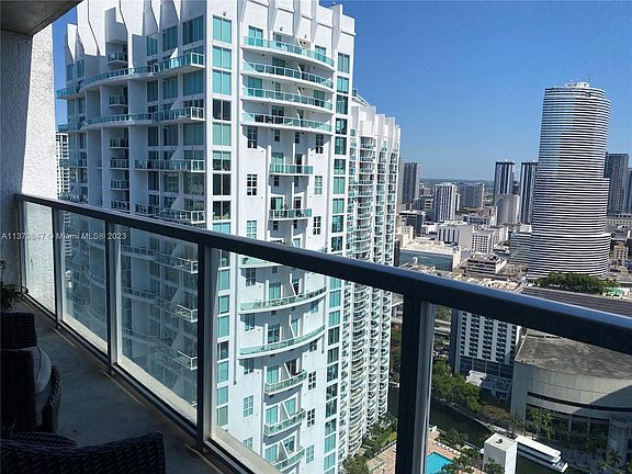 2nd image of 55 SE 6th St APT 3905