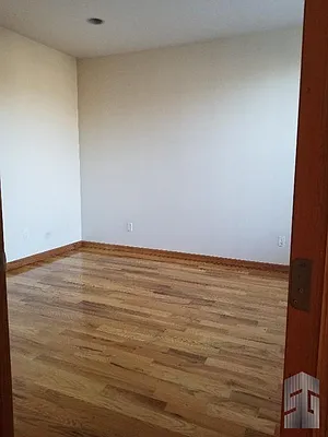 Rented by Skyline Group Real Estate | media 9