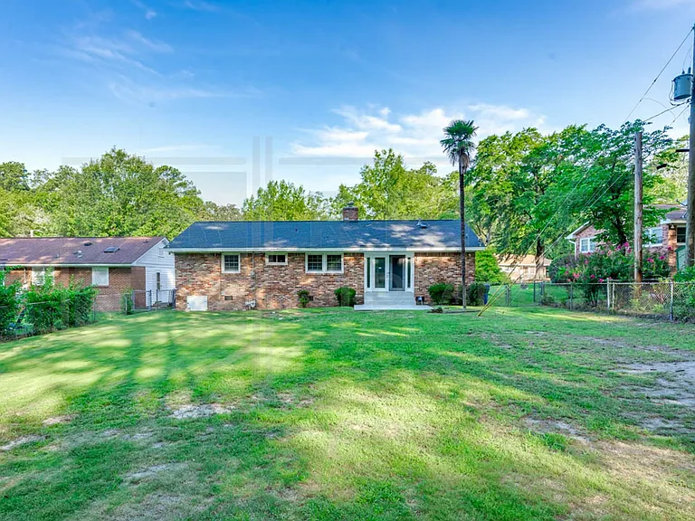 2532 Parkwood Dr — Photo 6