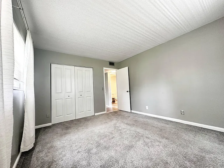 144 Mansfield Dr #D — Photo 7