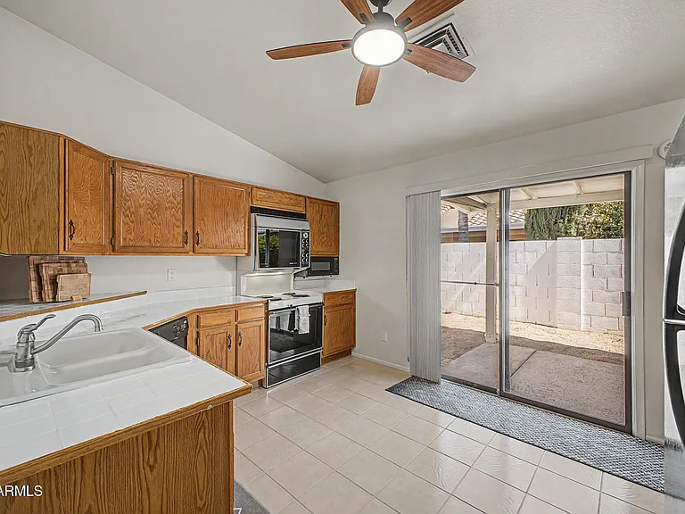 3510 E Hampton Ave #17 — Photo 6