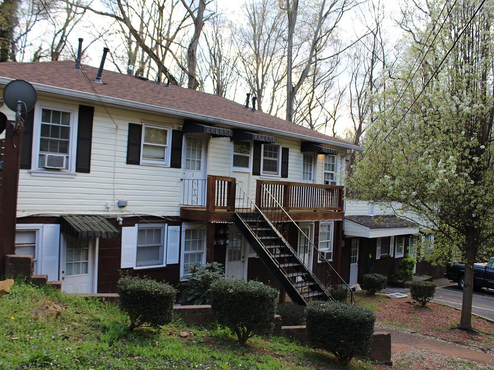 Front of 5 unit building