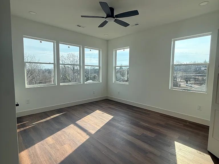 1404 Cecil Ave NE — Photo 11