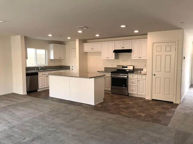 5550 Bella Way — Photo 2