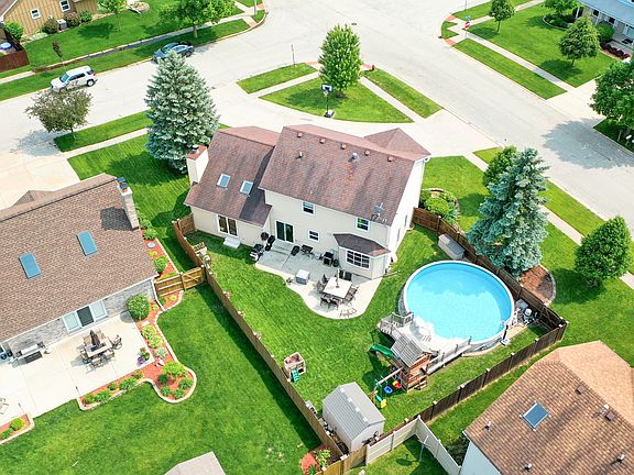 3rd image of 2321 Golfview Dr