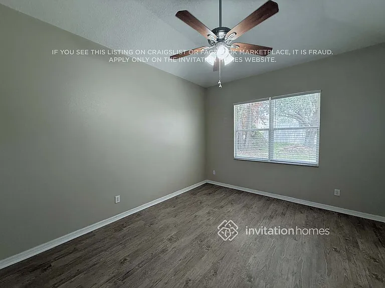 136 Lombard Cir — Photo 8