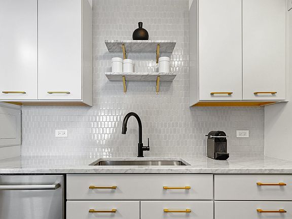 4th image of 777 N Michigan Ave APT 801