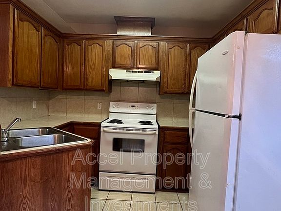 4th image of 1803 S Ironwood St APT 1