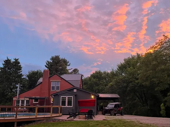 53 High St, Jacksonville, OH 45740