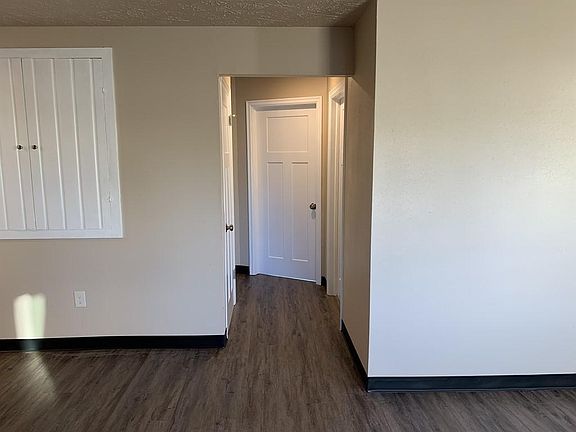 2nd image of 513 W 4th St